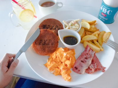 アメリカンで可愛い♡沖縄北谷にある海辺のパンケーキカフェ”KUPU KUPU(クプクプ)”