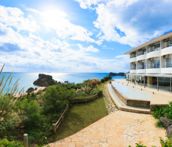 How about enjoying a comfortable stay in Hotel Hamahigajima Resort situated on the island where gods live?♪