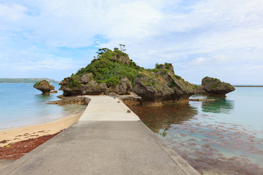 大きなパワーを秘めた小さな島 浜比嘉島 でのんびりしませんか Okinawaholidayhackers