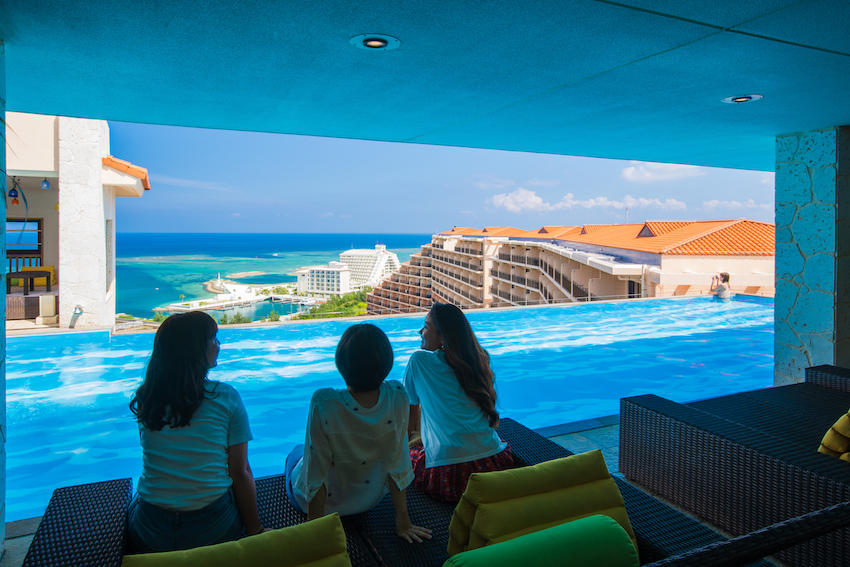 ホテルツアーvol ６ 恩納村の海を眺めるインフィニティプール付き グループ泊におすすめ カフー リゾート フチャク コンド ホテル Okinawaholidayhackers