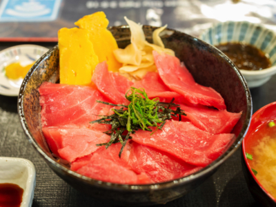 오키나와 북부 점심식사로 「나고 어항 수산물 직판소 식당」