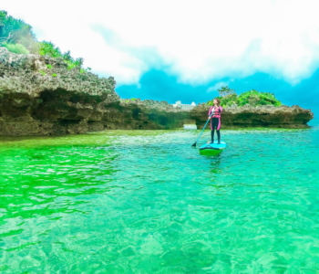 【観光体験】6歳から出来る恩納村でSUP体験！無人島にも上陸しちゃう