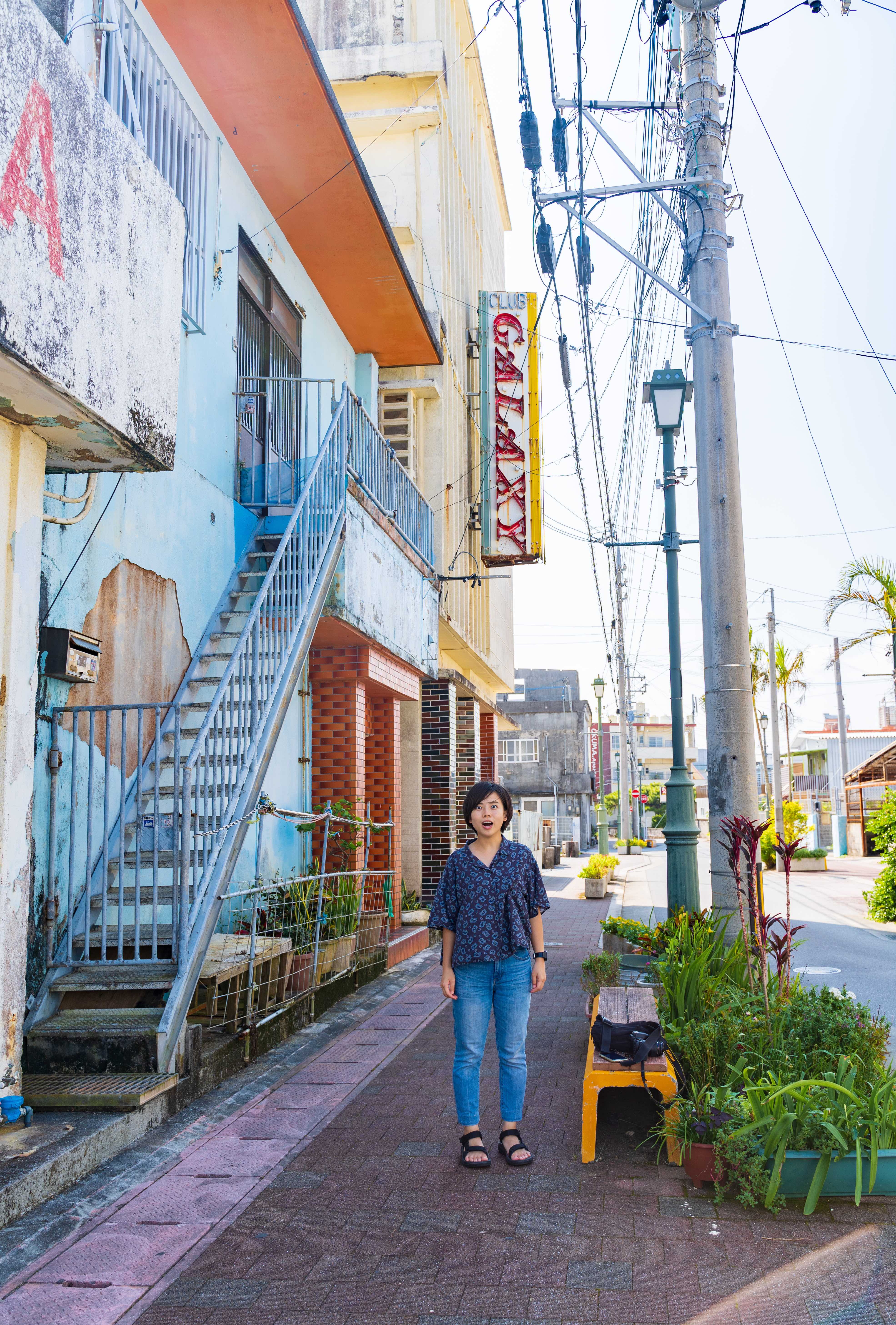 観光スポット 沖縄のインスタ映えスポット 金武町 は立ってるだけでも映えるのか Okinawaholidayhackers