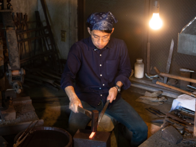 【觀光景點】和沖繩唯一的日本刀鑄刀職人「琉球刀」一起!製作世界唯一一把專屬自己的拆信刀!