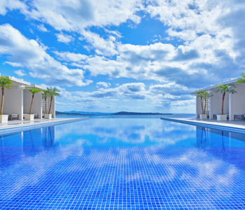 【沖縄に開業】アラマハイナコンドホテルの場所,部屋,プール,展望大浴場からオキナワハナサキマルシェの情報も!