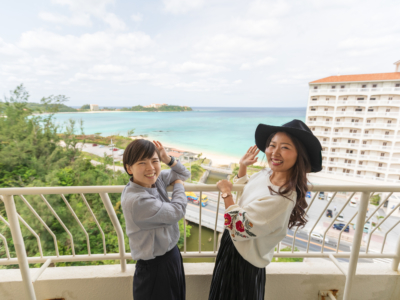 ビーチ・海まで徒歩5分!大人数でも泊まれる「沖縄サンコーストホテル」【ホテルツアーvol.13】