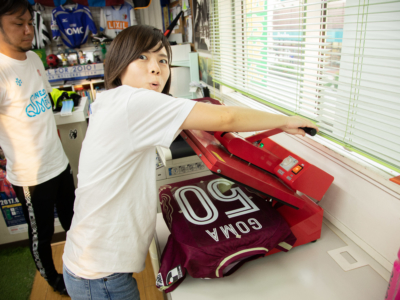 【沖縄でサッカー観戦①】「FC琉球」のマイユニフォームも作っちゃったよ!