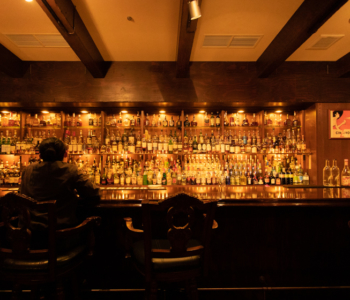 【観光飲食】パシフィックホテルで楽しむ!オーセンテックバー「Bar HACKMAN(バーハックマン)」で過ごす至福のひと時