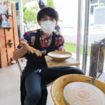 【観光体験】陶芸工房てぃーだで職人さんに教わりながらオリジナルのやちむん作り！