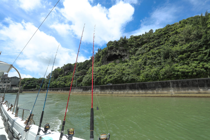 観光体験 家族で楽しめる初めての沖縄海釣り 船釣り Okinawaholidayhackers