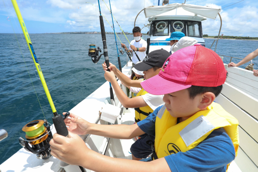 観光体験 家族で楽しめる初めての沖縄海釣り 船釣り Okinawaholidayhackers